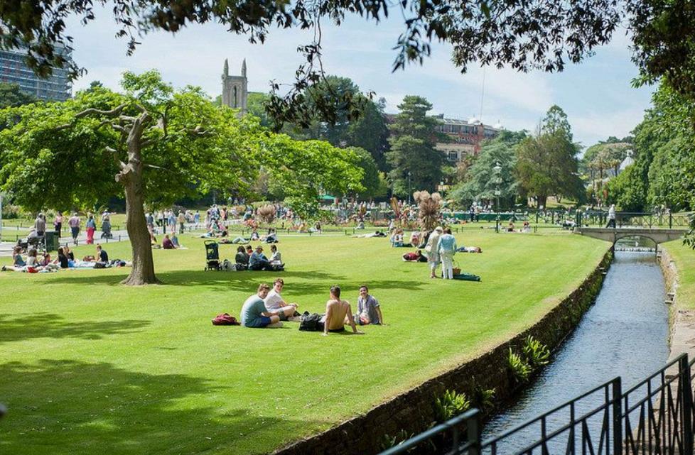 Anglo Continental School